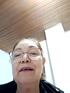 Vicky Rosse online show from 03/05/25, 08:42