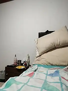 Vicky Rosse online show from 10/19/25, 06:43