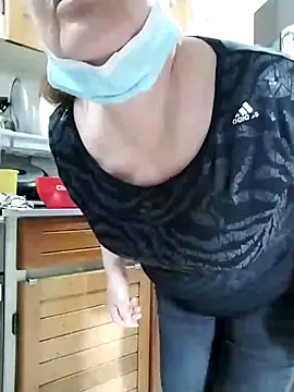 Vicky Rosse online show from 10/03/25, 06:09