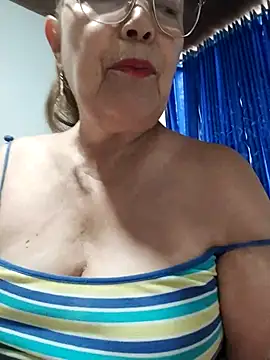 Vicky Rosse online show from 10/15/25, 04:48