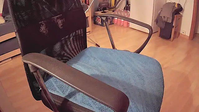 lumpi99 online show from 11/28/25, 04:01