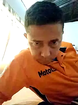 Lachuchaenlacara1988 online show from 02/08/25, 04:04