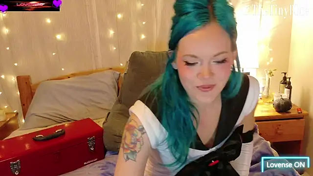 thetinyblue online show from 10/28/25, 04:39