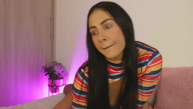 vicky rachell online show from 10/19/25, 03:26