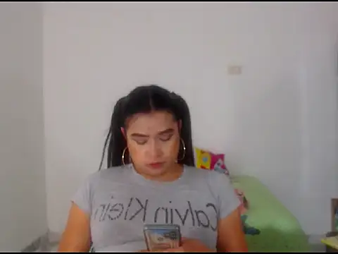 katrinawillff online show from 04/07/26, 01:13