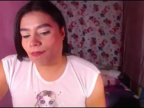 katrinawillff online show from 12/15/25, 02:06