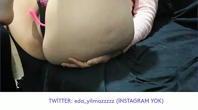 Snapshot of sexy_modelll chatting on 03/11/25, 05:57 sexy modelll online show from 03/11/25, 05:57