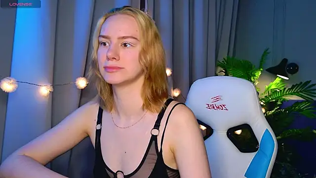 Ramona    online show from 12/22/25, 06:13