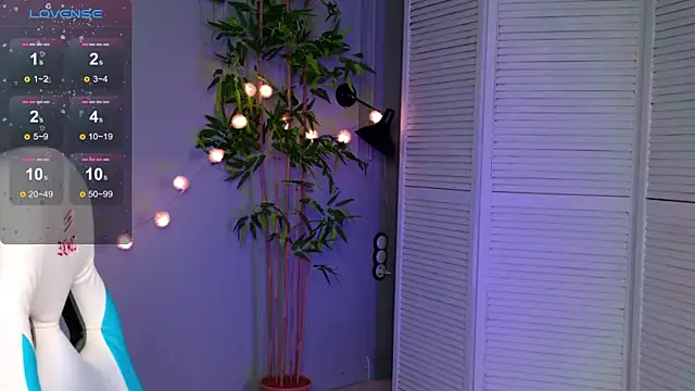 Ramona    online show from 04/15/26, 02:32