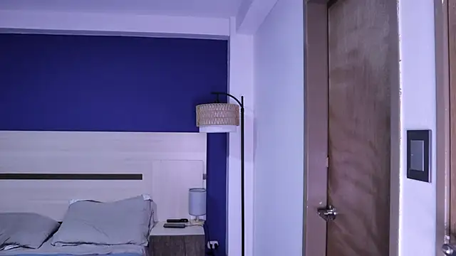 funcouple1985 online show from 10/31/25, 09:11