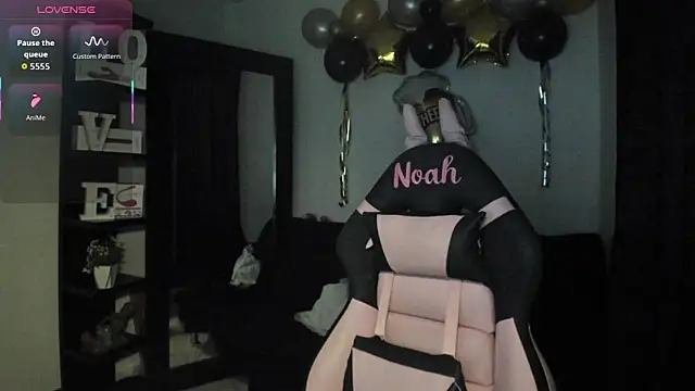 NoahWilliams  online show from 10/03/25, 09:05
