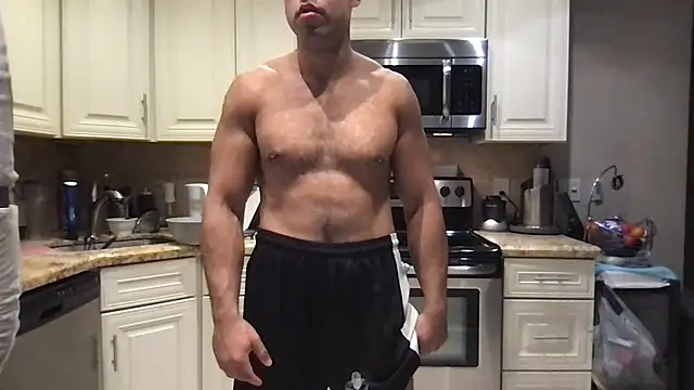 Snapshot of BigGuyMuscle chatting on 06/03/26, 12:44 BigGuyMuscle online show from 06/03/26, 12:44