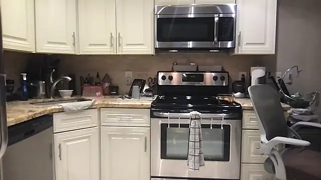 BigGuyMuscle online show from 09/24/25, 03:57