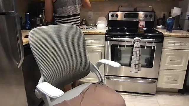 BigGuyMuscle online show from 09/25/25, 04:13