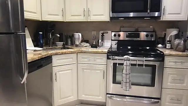 BigGuyMuscle online show from 10/01/25, 05:06