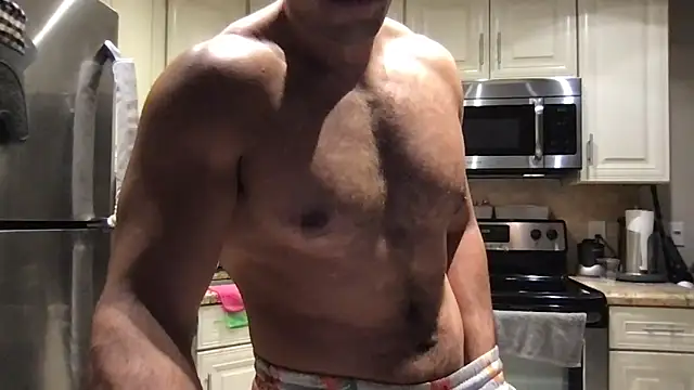 Snapshot of BigGuyMuscle chatting on 06/16/26, 04:45 BigGuyMuscle online show from 06/16/26, 04:45
