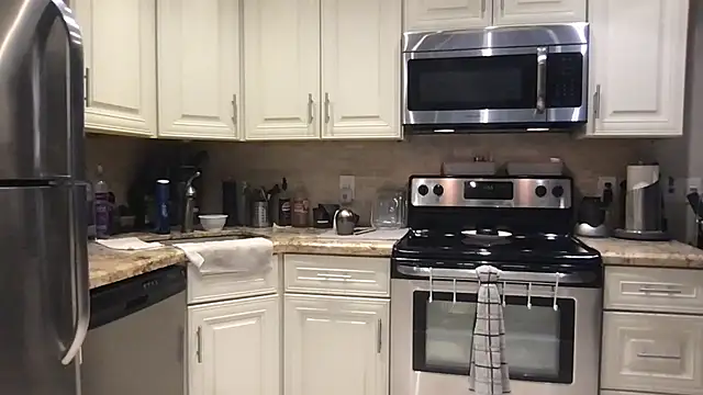 BigGuyMuscle online show from 09/30/25, 04:57