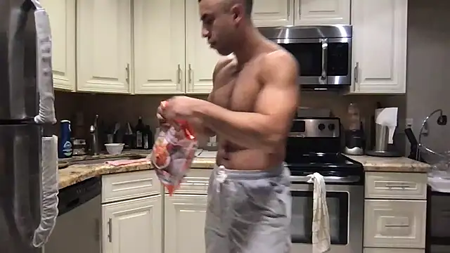 Snapshot of BigGuyMuscle chatting on 07/02/26, 02:01 BigGuyMuscle online show from 07/02/26, 02:01