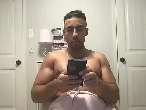 Snapshot of BigGuyMuscle chatting on 07/08/26, 01:12 BigGuyMuscle online show from 07/08/26, 01:12