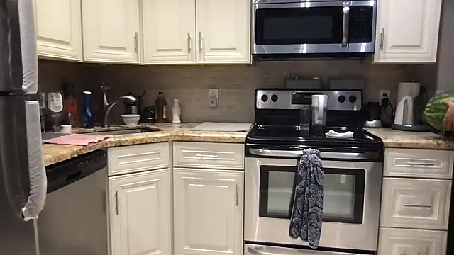 BigGuyMuscle online show from 01/16/26, 04:22