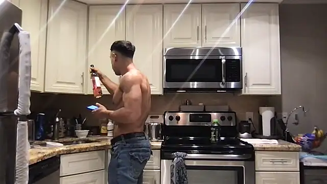 BigGuyMuscle online show from 04/11/26, 01:57