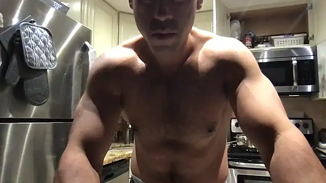 Snapshot of BigGuyMuscle chatting on 06/26/26, 03:23 BigGuyMuscle online show from 06/26/26, 03:23