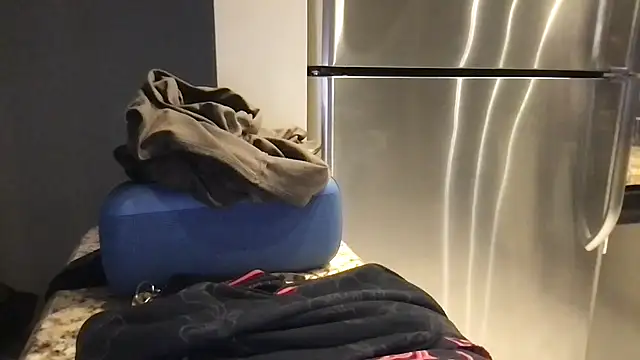 BigGuyMuscle online show from 09/27/25, 05:08