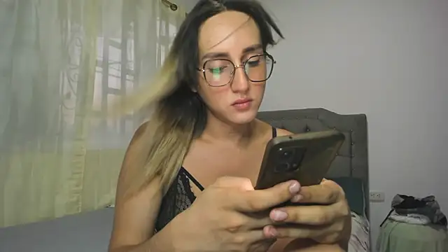 Snapshot of andrea_hills chatting on 01/27/25, 11:11 andrea hills online show from 01/27/25, 11:11