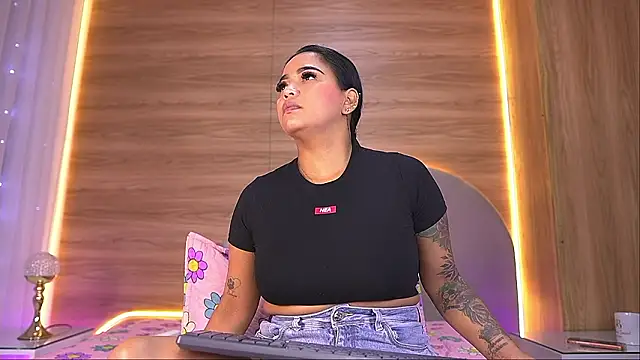 alexaa walker online show from 03/08/26, 11:57