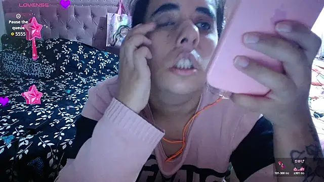 Snapshot of annarose19 chatting on 07/10/26, 10:43 annarose19 online show from 07/10/26, 10:43