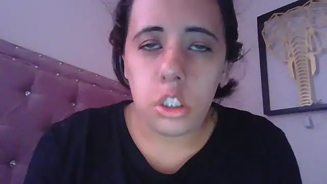 annarose19 online show from 11/20/25, 04:18