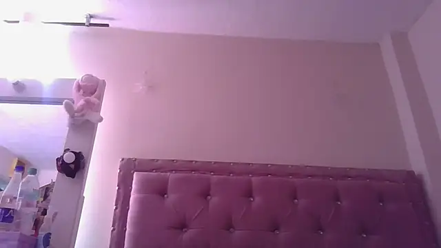 annarose19 online show from 10/31/25, 05:20