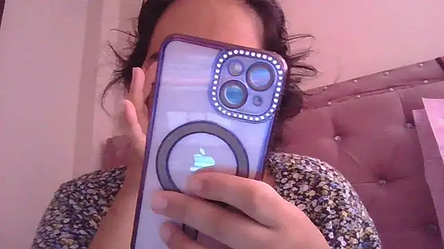 annarose19 online show from 04/18/26, 04:42