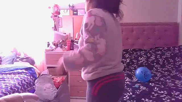 annarose19 online show from 12/19/25, 08:11