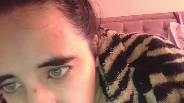 annarose19 online show from 03/26/26, 07:45