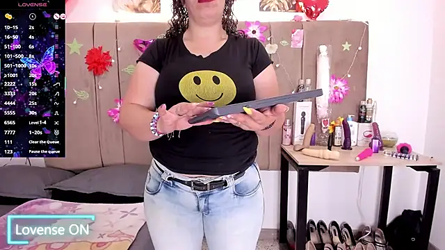 Snapshot of Zaly_mature chatting on 09/09/25, 02:10 Zaly mature online show from 09/09/25, 02:10