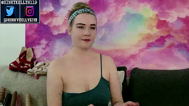 Snapshot of Kellylynn69 chatting on 10/15/25, 11:24 Kellylynn69 online show from 10/15/25, 11:24