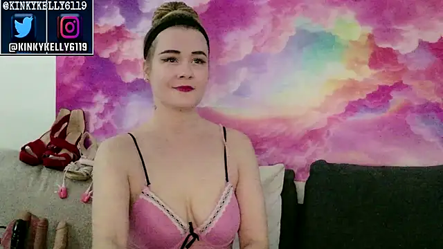 Snapshot of Kellylynn69 chatting on 10/08/25, 10:54 Kellylynn69 online show from 10/08/25, 10:54