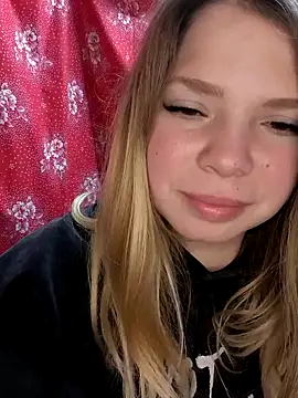 Zuli Kiska online show from 11/25/25, 09:37