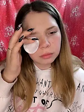 Zuli Kiska online show from 03/23/26, 07:14