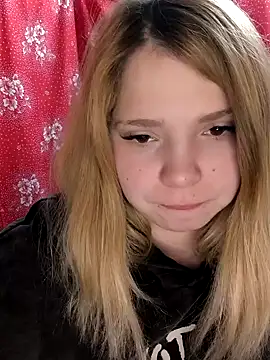 Snapshot of Zuli_Kiska chatting on 02/19/25, 08:41 Zuli Kiska online show from 02/19/25, 08:41