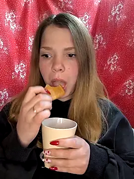 Zuli Kiska online show from 04/15/26, 08:20