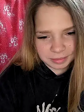 Zuli Kiska online show from 11/10/25, 10:42