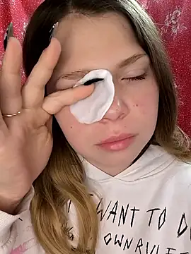 Zuli Kiska online show from 03/22/26, 07:37