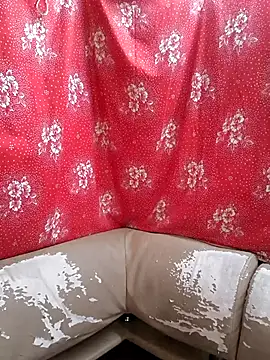 Snapshot of Zuli_Kiska chatting on 09/30/25, 11:16 Zuli Kiska online show from 09/30/25, 11:16