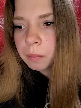 Snapshot of Zuli_Kiska chatting on 02/13/26, 04:23 Zuli Kiska online show from 02/13/26, 04:23