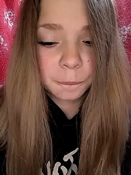 Zuli Kiska online show from 12/14/25, 08:25