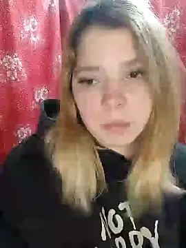 Snapshot of Zuli_Kiska chatting on 02/06/25, 08:56 Zuli Kiska online show from 02/06/25, 08:56