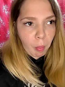 Snapshot of Zuli_Kiska chatting on 10/20/25, 11:11 Zuli Kiska online show from 10/20/25, 11:11