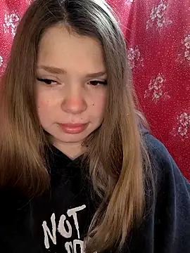 Zuli Kiska online show from 12/17/25, 08:47